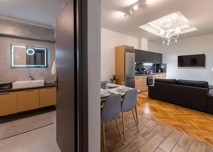 Modern 5Bd Apartment In The Heart Of Athens